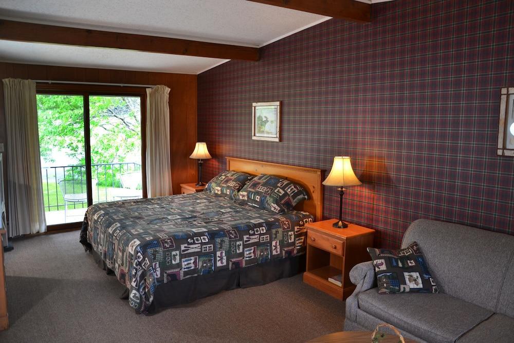 Birchwood Harbor Springs
